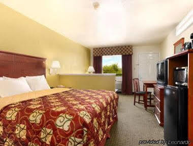 Days Inn By Wyndham San Antonio Southeast Frost Bank Center Exteriör bild